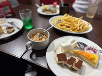コンクールが終わって友達とスイパラに行きました✨