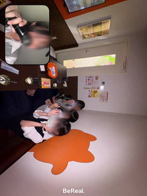 部活がオフの日に友達とカラオケに行ったときの写真です🎤💕