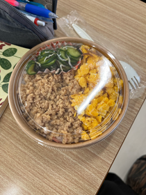 家庭科の調理実習でそぼろ丼作りました😊✌️