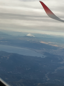 帰りの飛行機から先日までいた富士山周辺が見えました！