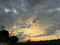 帰り道です。なんか後光がさしてました。
