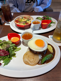 友達とお昼ご飯食べに行きました🍽️この日の次の日が模試だったのでちゃんと勉強もしちゃいました🫣