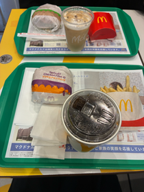 友達とマック行ってきました!