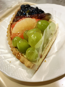 タルト食べ放題美味しかった〜😋