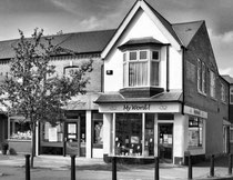 Shops on Boldmere Road 2005. Reproduced with the kind permission of Keith Berry from his on-line collection of photographs. See Acknowledgements for a direct link to his site.