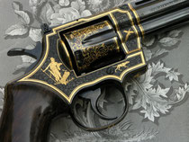 Colt Python mit Goldeinlagen