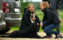 Kromiglück! so muss das sein! Bailey aus dem Hummelgarten und Familie mit Labradorfreundin Ally