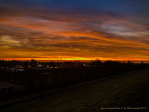 Ein fantastischer Sonnenuntergang über der "Ramm Siedlung"