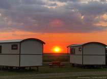  Pipowagen bei Sonnenuntergang