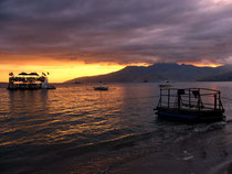 Sonnenuntergang an der Floating-Bar