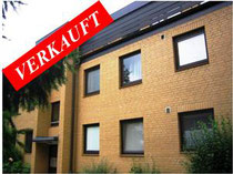      2-Zimmer-Etagenwohnung im ersten Obergeschoss in ruhiger Anwohnerstraße in Lurup, ca. 68 qm Wohnfläche + TG-Stellplatz   Angeboten zum Kaufpreis von: EUR 129.000,-- 