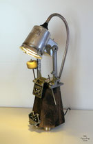  Tischleuchte Luminator