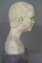 Kinderseele VI ("Database"), Terrakotta auf Weichholzbalken, Gesamthöhe: 49 cm