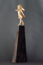 Kinderseele V ("Der Traum vom Fliegen"), Zirbe, Figurenhöhe: 25 cm