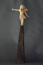 Kinderseele V ("Der Traum vom Fliegen"), Zirbe, Figurenhöhe: 25 cm
