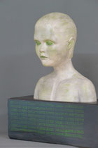 Kinderseele VI ("Database"), Terrakotta auf Weichholzbalken, Gesamthöhe: 49 cm