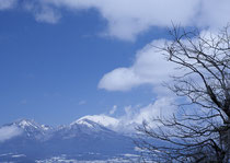 春の雪景色の浅間山