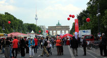 1.Mai-Kundgebung DGB-Gewerkschaften vor dem Brandenburger Tor. Foto: Helga Karl