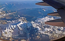 Bernina-Massiv;  im Schatten "erholen sich" der Morteratsch- und Persgletscher  (unterer Bildrand)
