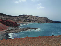 Lanzarote - der Auswurf einer gewaltigen vulkanischen Eruption ergoss sich hier in den Atlantik.