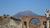 Vesuv, Pompeji und ein gemeinsames Schicksal: Beide waren doppelt so hoch vor der Eruption 79 nChr.