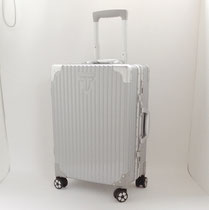 トランク131　アルミキャリー付き　370×230×540　￥4,000 ＊機内OKサイズ＊キズあり＊