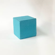 布小物188　キューブ　フエルト青　105×105×105　￥800　＊オリジナルです＊