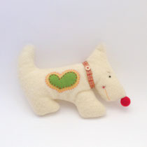 ぬいぐるみ240　犬　テリア白　ハート　330×260　￥2,000