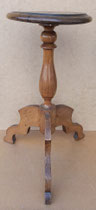Mesa auxiliar madera. 65x40. Diámetro 30