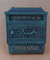 Buzón hierro pared. Ref RX174. 40x37x18