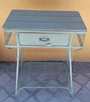 Mesa auxiliar madera y chapa. Ref 31339. 80x60x35. 