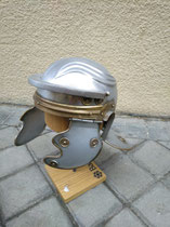 Casco metal. 34x26x23