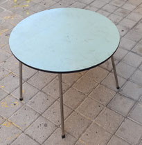 Mesa infantil vintage plegable. 51x59. 