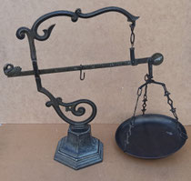 Balanza bronce. 49x40x25