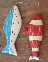 Peces madera. Azul ref 232010 (19x7,5x2). Rojo ref 232009 (18x7,5x2). 