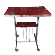 Mesa con ruedas vintage. 40x69x83