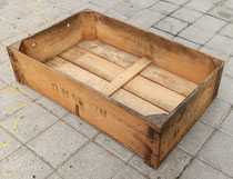 Caja madera antigua D. Martín. 68x42x16