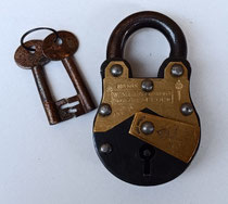 Candado hierro. Ref 347P11. 12x8