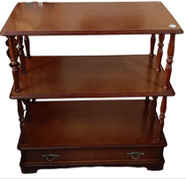 Mueble auxiliar madera con ruedas y un cajón. Ref 42. 82x76x40