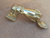 Aldaba mano bronce. Ref 10000980. 12x5x6