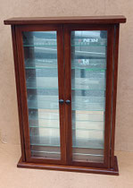 Vitrina madera con 2 puertas y espejo. 55x38x10