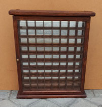 Vitrina dedales con espejo. Ref Vit 5. 48x41x7 fondo