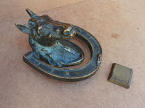 Aldaba caballo bronce. Ref 955. 17x11x10