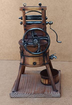 Miniatura lavadora antigua. Ref 25019463. 20x11x11