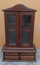Vitrina 4 cajones. 60x31x17 