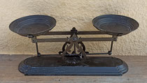 Balanza. 2 platillos. Ref 16605. 20x45