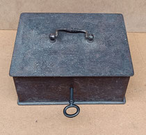 Caja de caudales hierro. 21x16,5x9