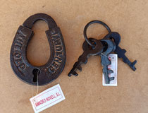 Candado de hierro. Ref 9391. 12x9x2. Sólo decorativo 