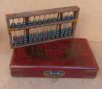 Ábaco en caja decorada. Ref 13133. 27,5x15x5