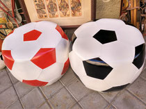 Pub con forma de balón de fútbol